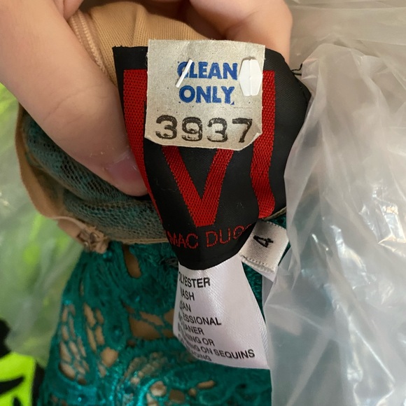 Size 4 prom dress - Picture 6 of 6